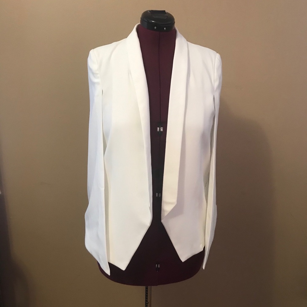 Hot & Delicious white cape jacket NWT